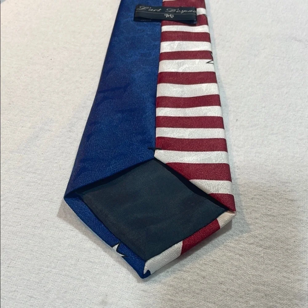 L’Art D’espace Patriotic Silk Tie with Star and Stripe Design Red White Blue